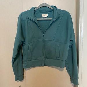 Universal Thread Cropped Hoodie